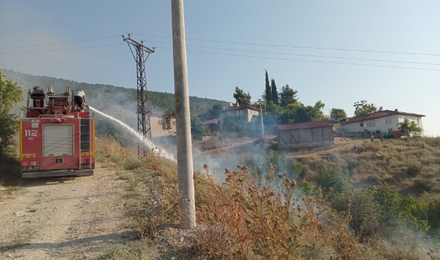 Kopan elektrik telleri yangına sebep oldu