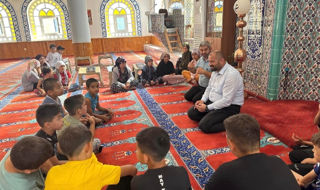 Kur'an kursu öğrencilerine dondurma ikramı