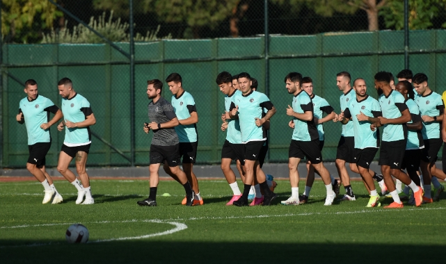 Manisa FK - Tuzlaspor karşılaşmasının saati ve stadı sıcak havadan dolayı değiştirildi