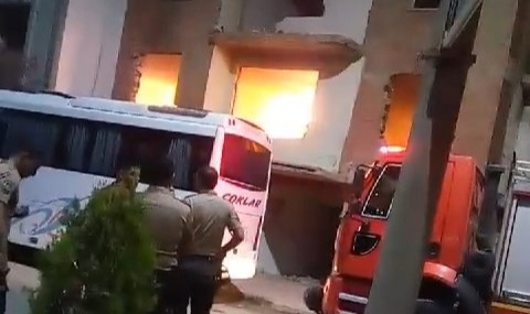 Metruk binada yangın paniği
