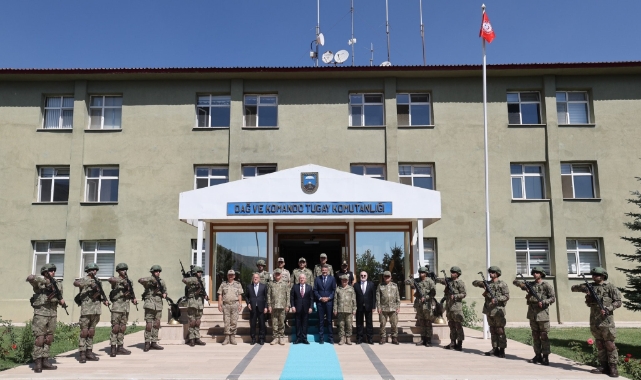 Milli Savunma Bakanı Güler Hakkari'de