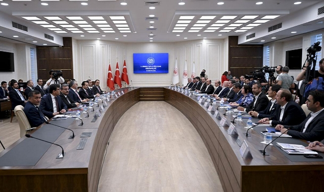 Milyonlarca memur ve emeklisinin beklediği toplantı başladı
