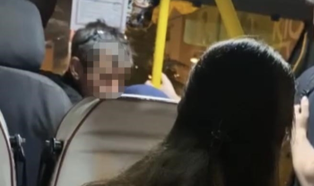 Minibüs şoförü kadın yolcuyu araçtan kovdu