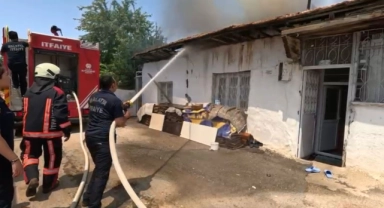 Müstakil evden dumanlar yükseldi