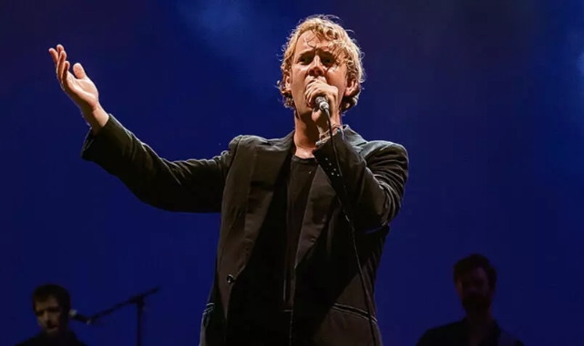 Mütevazı stardan konser