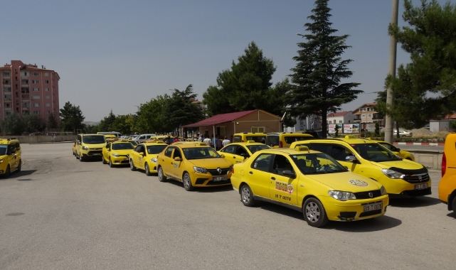 O ilde taksiciler eylem yaptı