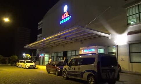 Önce eşini, sonra iki polis memurunu yaraladı