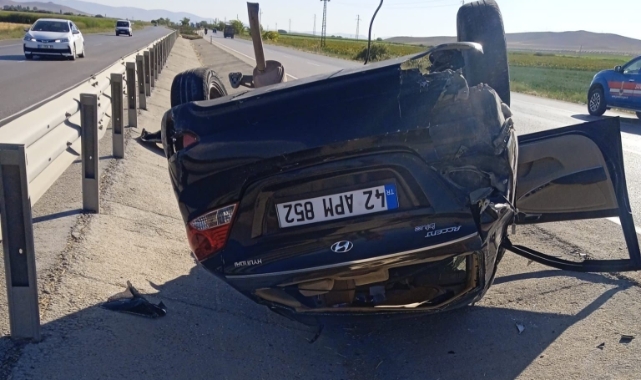 Önce takla attı sonra refüje devrildi!