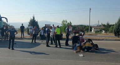 Otobüs çarpan eşini bir an olsun bırakmadı!