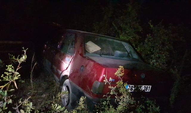 Otomobil bariyeri aşıp şarampole uçtu