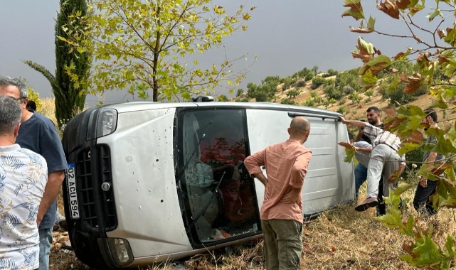 Otomobil ile hafif ticari araç çarpıştı: 5 yaralı