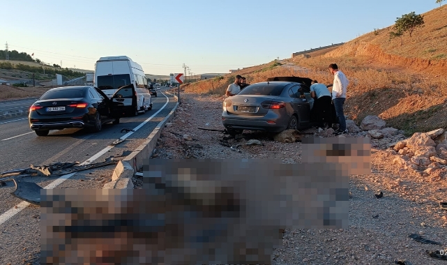 Otomobil küçükbaş sürüsüne daldı
