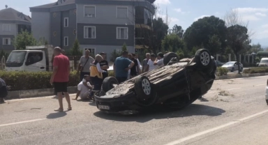 Otomobilin takla attığı anlar kamerada