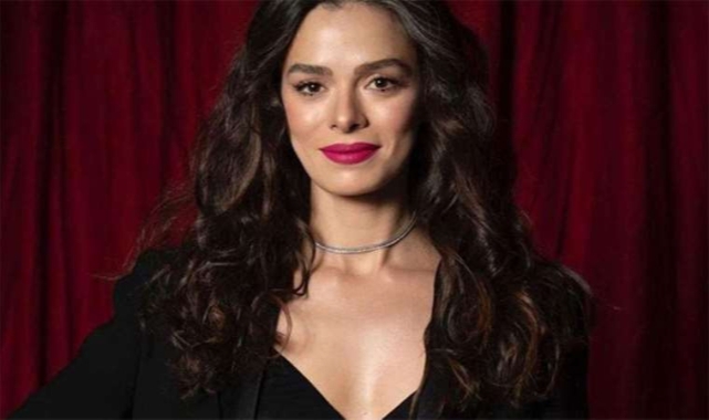 Özge Özpirinçci ekranlara geri dönüyor