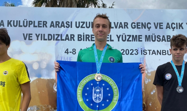 Özgür Yonca madalyaları topladı