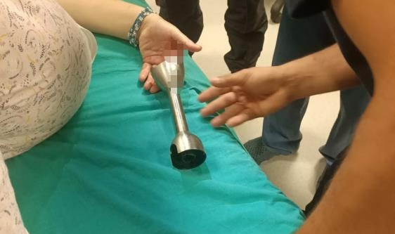 Parmağını blendera sıkıştırdı, itfaiye ekipleri kurtardı