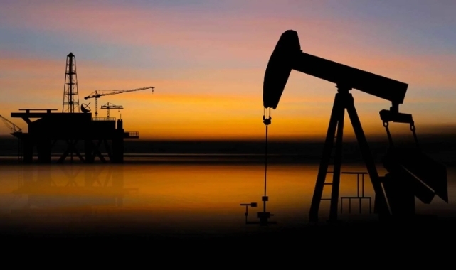 Petrol haftaya düşüşle başladı