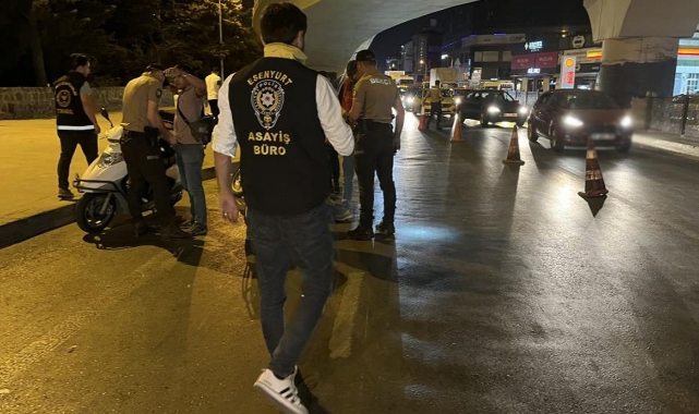 Polisin 'dur' ihtarına uymayan sürücü kaza yaptı