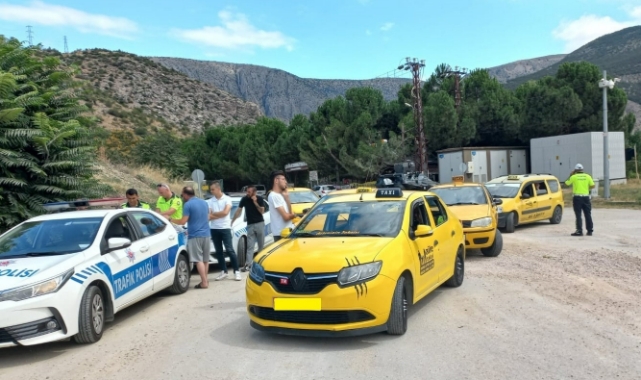 Polisten ticari taksilere taksimetre denetimi