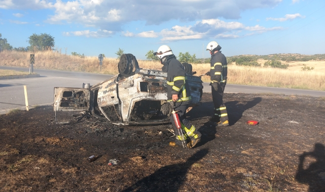 Refüje çarpan otomobil alev aldı