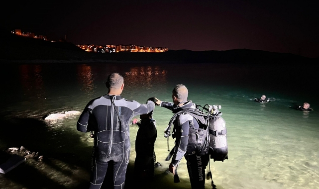 Serinlemek için gölete giren işçi boğuldu