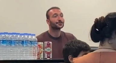 Sevindik, kantinde satış yapıyor