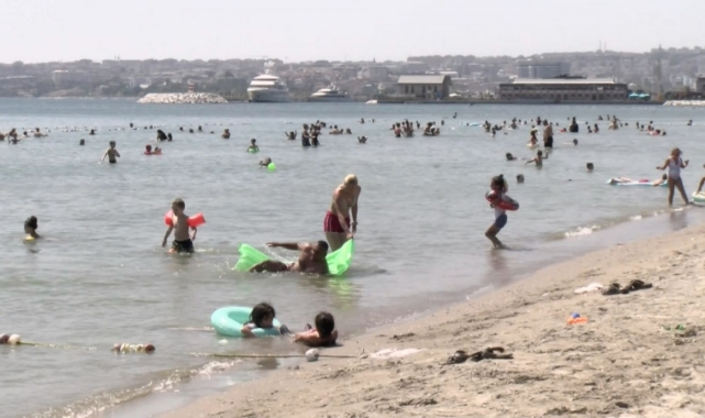 Sıcak havada plajlar doldu taştı