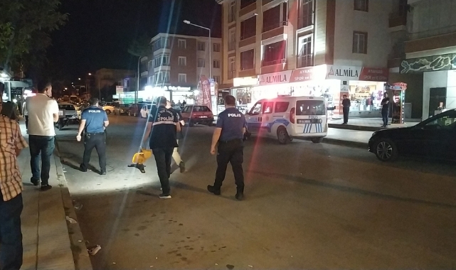 Sokak ortasında silahlı kavga