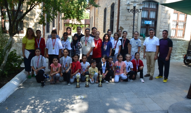 Söke Halk Eğitim Merkezi’nin karate sporcuları Gemlik’ten başarılarla döndü