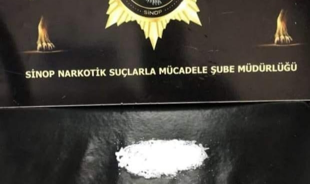 Şüpheli araçtan uyuşturucu çıktı