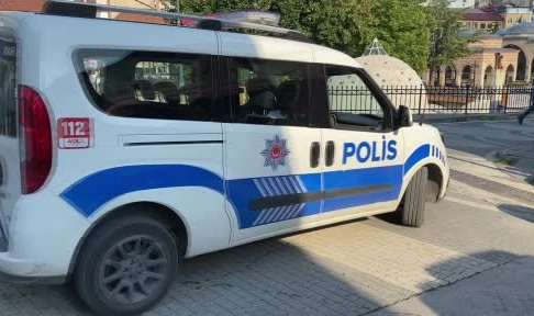 Tabancasını temizlemek isterken kendini vurdu