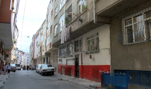 Tartıştıkları eski arkadaşlarının evini kurşunladılar