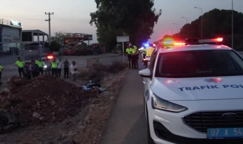 Taş yığınına çarpan sürücü hayatını kaybetti