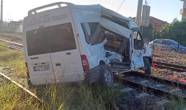 TCDD yolları hemzemin geçidinde kaza