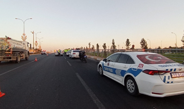 Trafik kazasında 2 polis yaralı