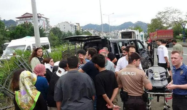 Turistleri taşıyan minibüs devrildi!