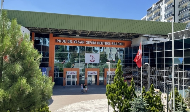 Türkiye Hentbol Federasyonu o iki ismi unutmadı