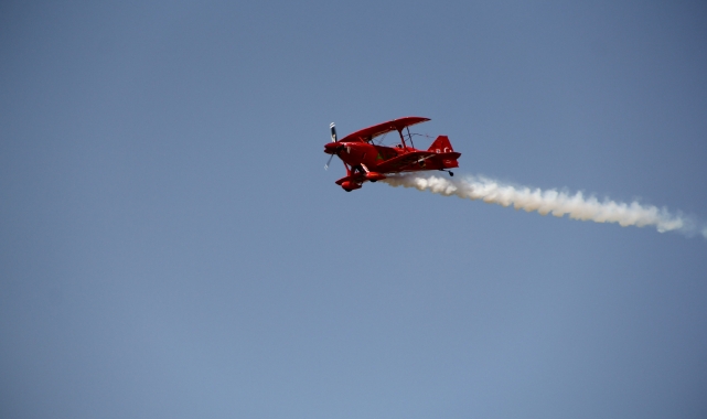 Türkiye’nin ilk kadın akrobasi pilotu hayran bıraktı