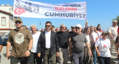 Ümit Özdağ 'İstiklal Yolu Zafer Yürüyüşü'ne başladı