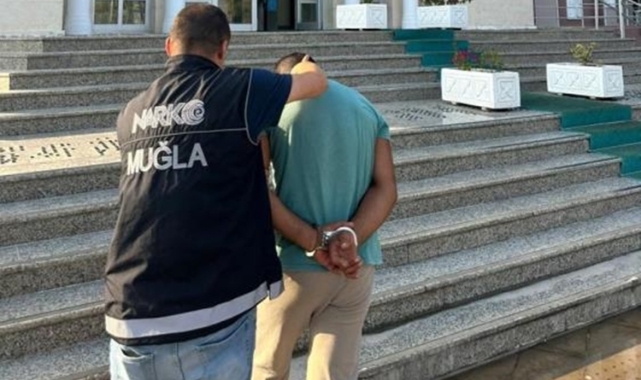 Uyuşturucu operasyonunda kıskıvrak yakalandı