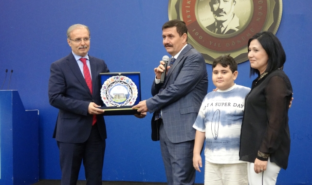 Vali Arslantaş’a Fahri Hemşehrilik belgesi verildi