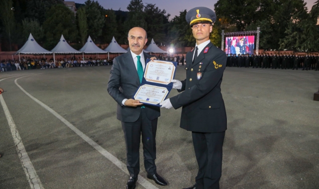 Vali Demirtaş askeri öğrencilerin heyecanına ortak oldu