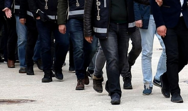 Yasa dışı yollarla ülkeye girmeye çalışan 5 kişi yakalandı