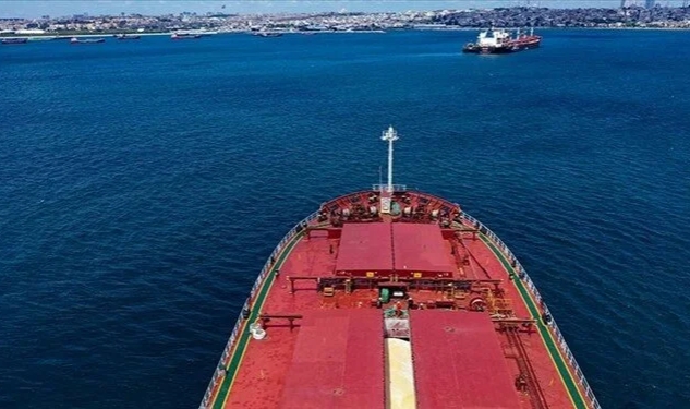Yeni koridorda ilk gemi yola çıktı