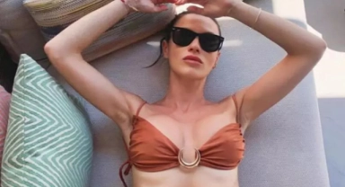 Yüsra ve tatil pozları