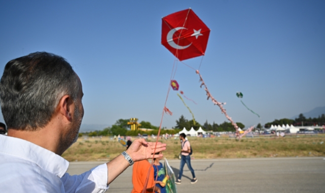 Zafer coşkusu Bursa semalarında