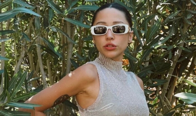 Zeynep Bastık'tan dikkat çeken pozlar