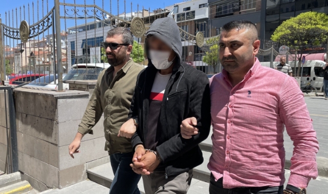 Annesini öldürdüğü dava ertelendi