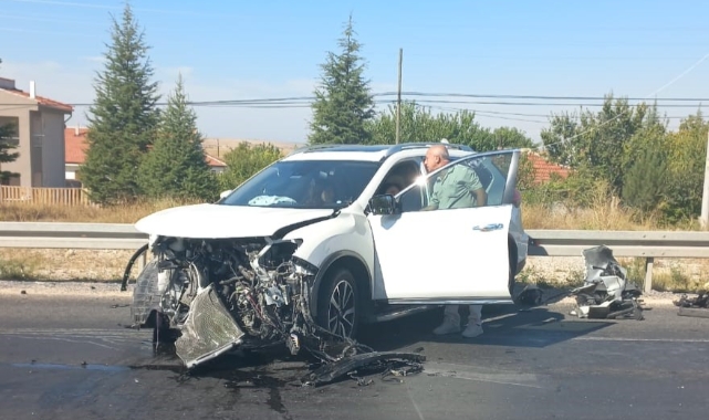2 otomobilin çarpıştığı kazada 4 yaralı