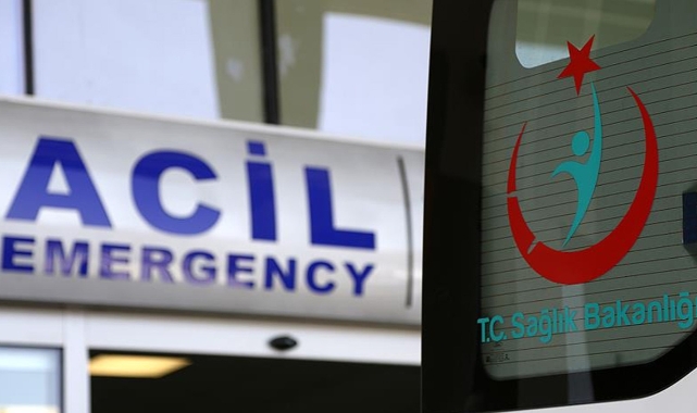 25 lise öğrencisi hastanelik oldu